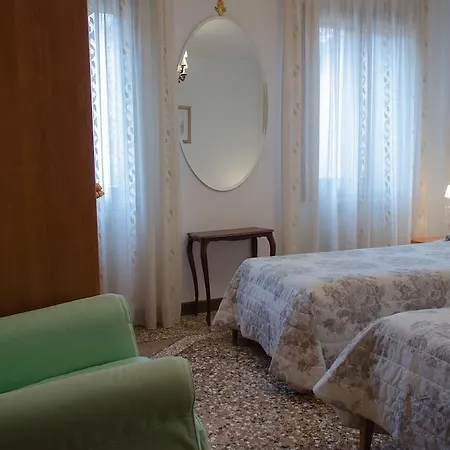 Ca' Pierre Apartment Venice